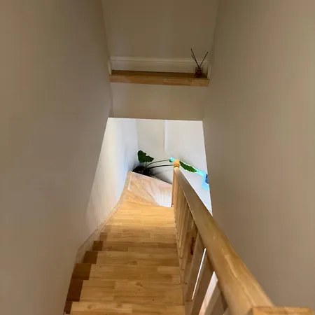 Small Shared In Apartment