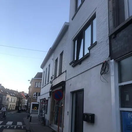 Apartamento Small Shared In