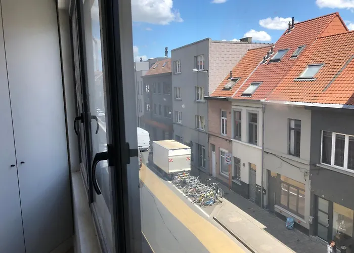 Small Shared In Apartamento *