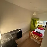 Small Shared In * Gent